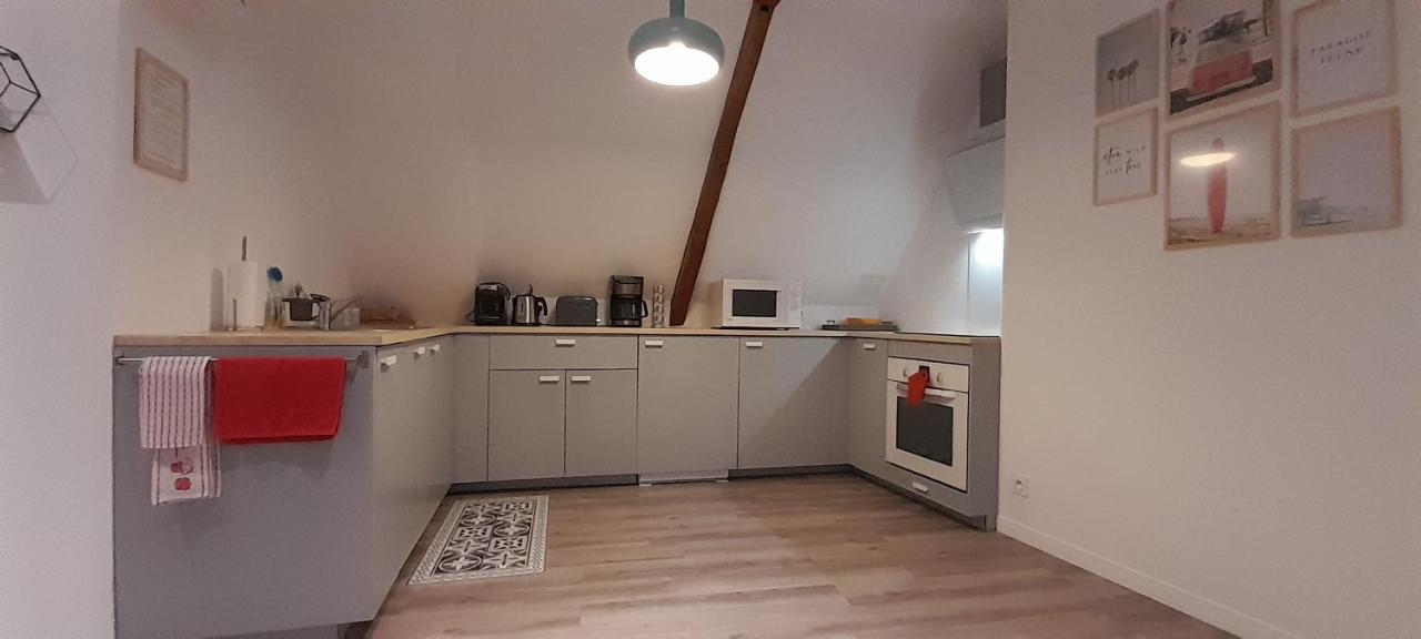 Appartement Dans Maison De 1789 Au Centre De Vitre Bagian luar foto