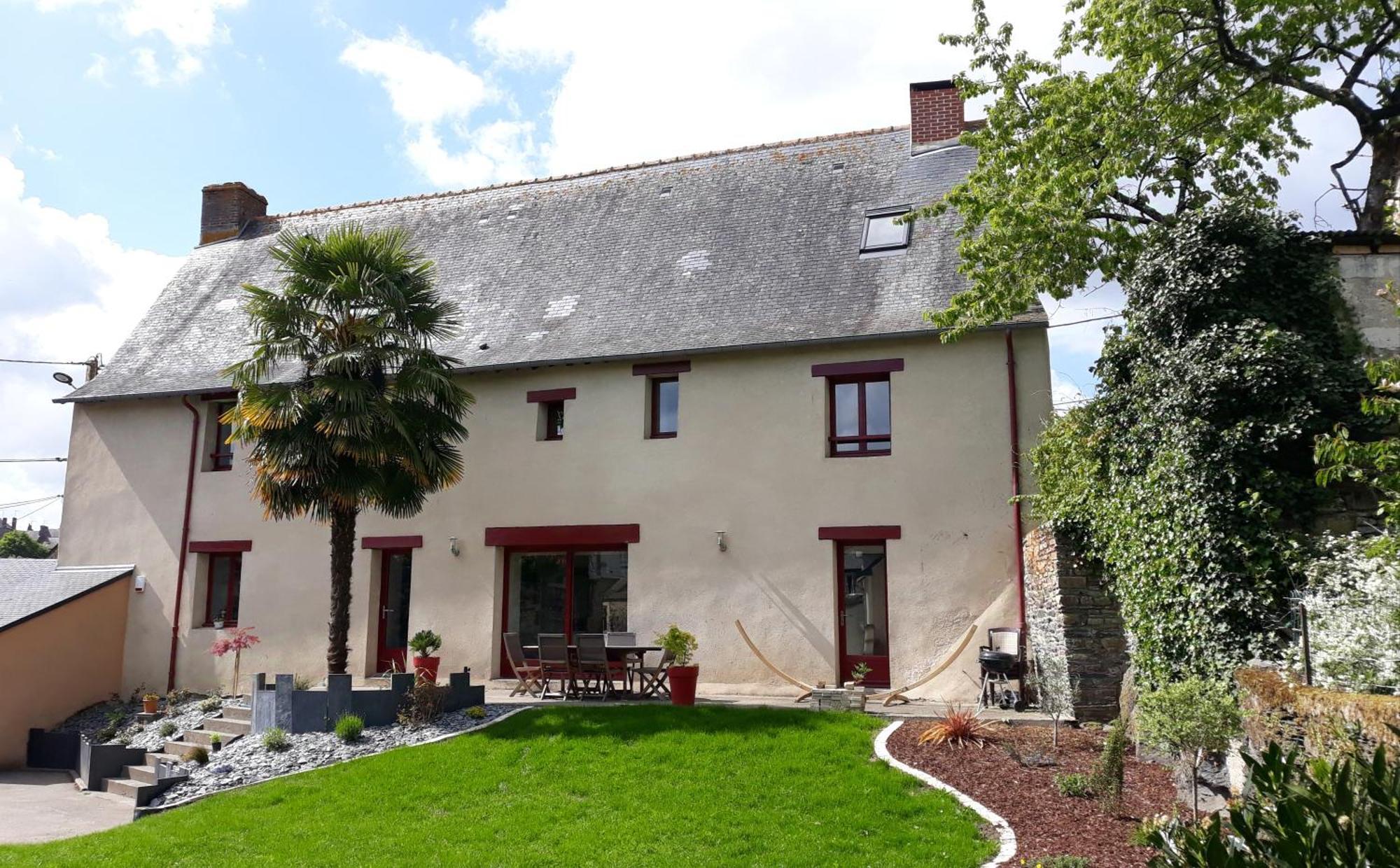 Appartement Dans Maison De 1789 Au Centre De Vitre Bagian luar foto